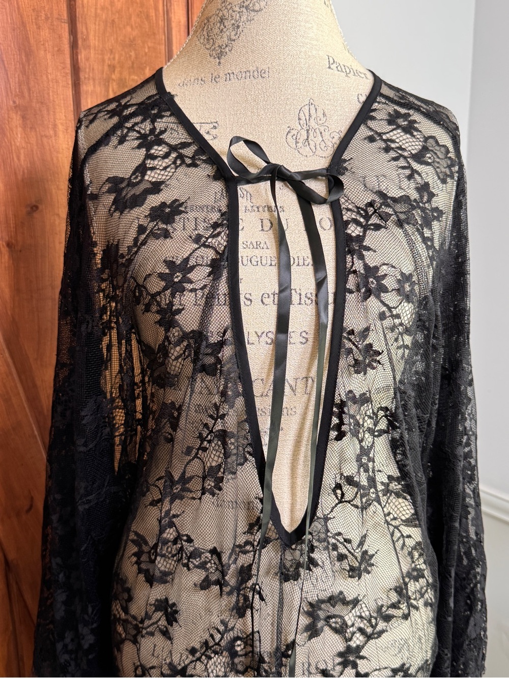 Long Lace Batwing See Through Robe - Picture 4 of 10